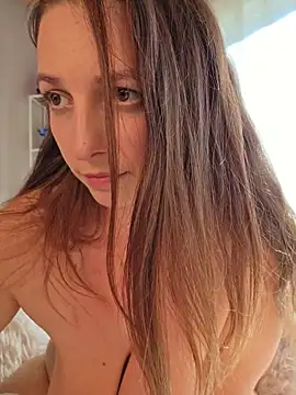 ellaxxstar Adlı Modelin Canlı XXX Sohbeti