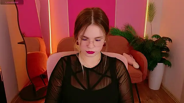 KellyHayden Adlı Modelin Canlı XXX Sohbeti