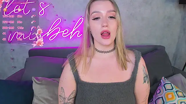 Viickie_Nelsson Adlı Modelin Canlı XXX Sohbeti