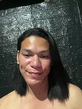 HugeAgatha webcam show