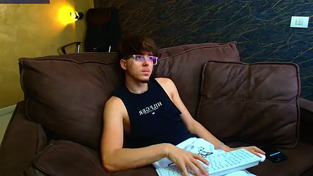 Show modela BodhiHayes na web-kameri