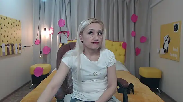 Show de KarmenHH na webcam