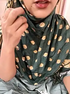 Indian-AleenaのライブXXXチャ  ット