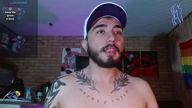 dave_wolf7 Show Webcam