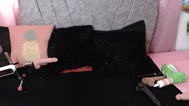 VIOLETTA-HOT's Live XXX Chat