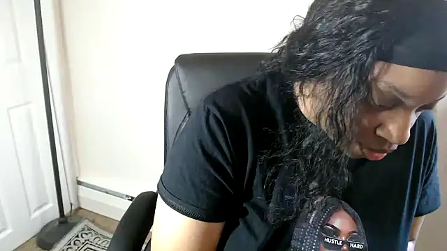 Chat XXX ao vivo de Sexymona1218