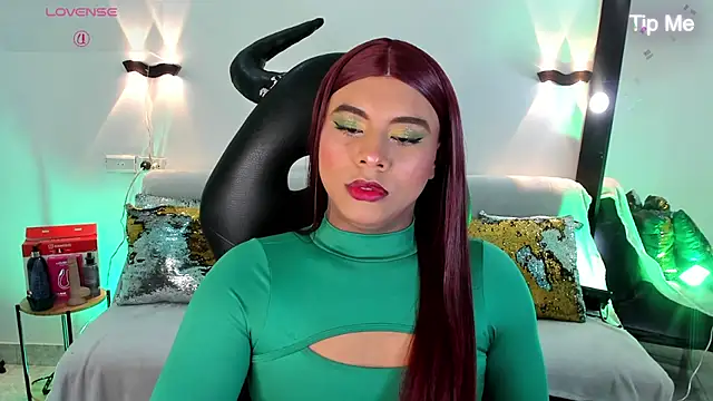 Emili_Roux: онлайн-секс-чат