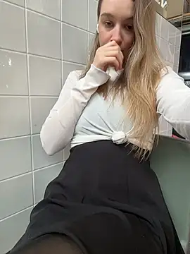 SashaCattのライブXXXチャット