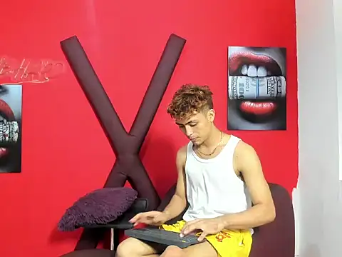 Show modela AVENGER_BOYS2026 na web-kameri