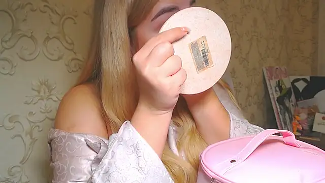 DolphinDreams' Live XXX Chat