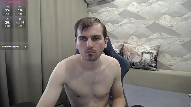 SerzhKorol1: διαδικτυακό σόου στην κάμερα