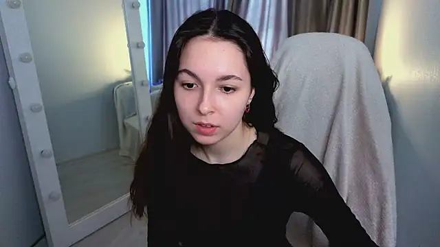 Онлайн чат XXX BellaThery