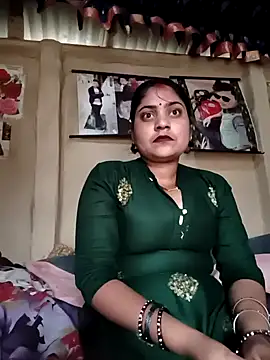 Aanushaka live XXX chat