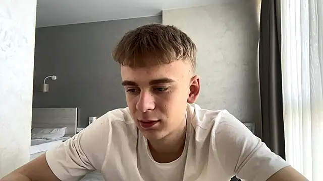 SoloFury 在線直播表演