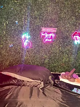 Czat XXX na żywo – RenaThickAss