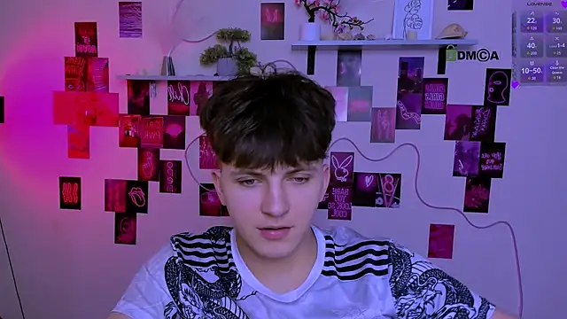 Вебкам-шоу travis_wolf_