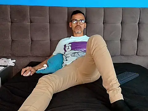 Oswalldo__ 라이브 XXX 채팅