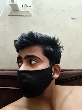 Show de 12ashujii na webcam