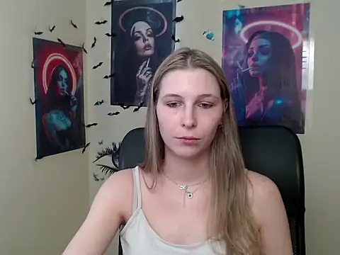 StrangerGi Live XXX-chat