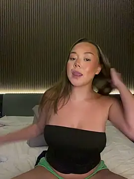 XXX chat uživo modela mayakitsune69