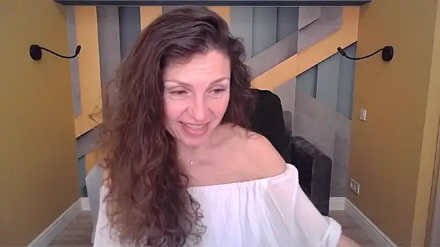 EllaLong's Live XXX Chat