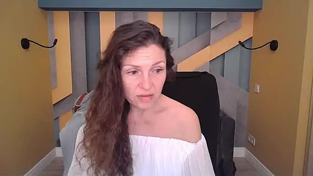 Chatroom XXX en direct de EllaLong