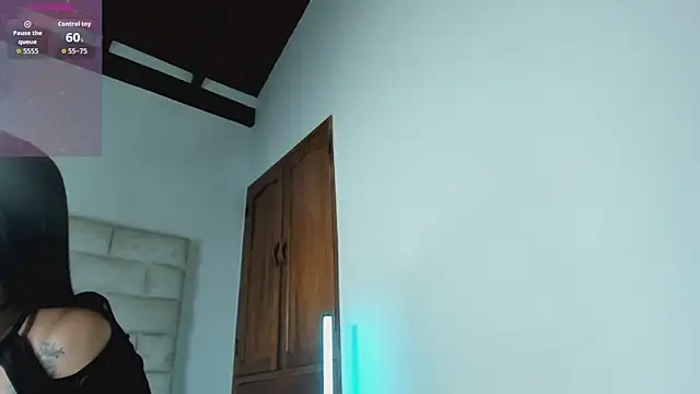 Chatroom XXX en direct de HollyGrey_