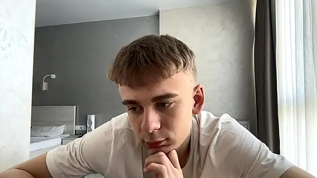 SoloFury élő XXX-chatje