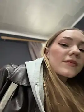 MilaMoone Live XXX-chat