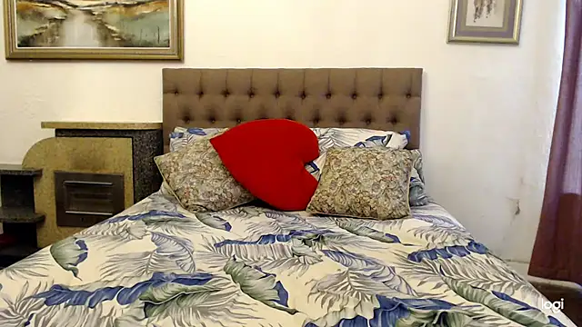 OmegaLipps Chat XXX in diretta