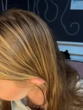 Chat +18 de MilaMoone ao vivo