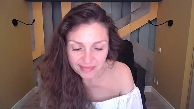 EllaLong's Live XXX Chat