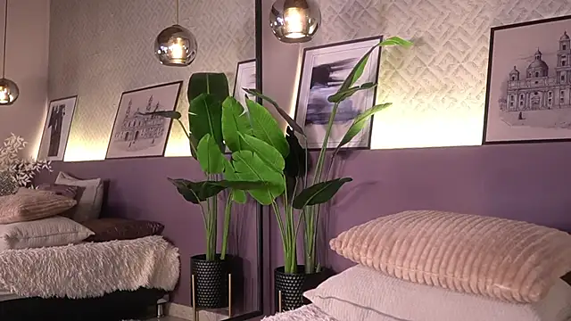 IzzyWild Adlı Modelin Canlı XXX Sohbeti