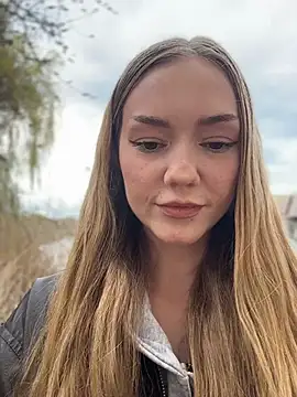 Онлайн чат XXX MilaMoone