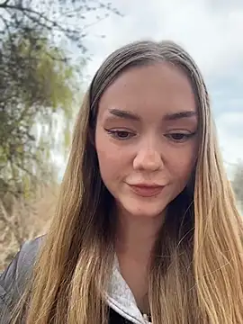 แชท XXX สดของ MilaMoone