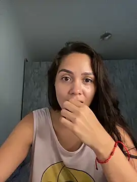 Chat +18 de carolsapequinha ao vivo