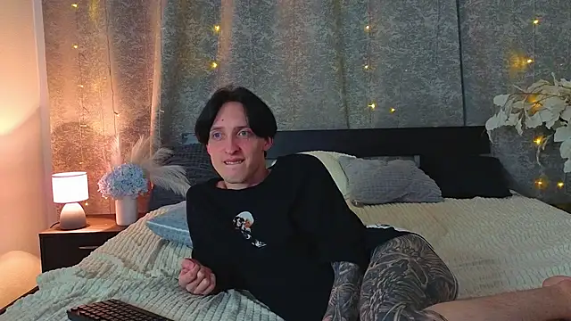 Pertunjukan Kamera Web Martin_Jin