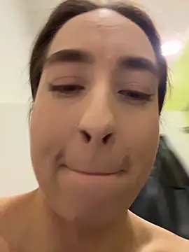 Holly_Play Chat XXX live