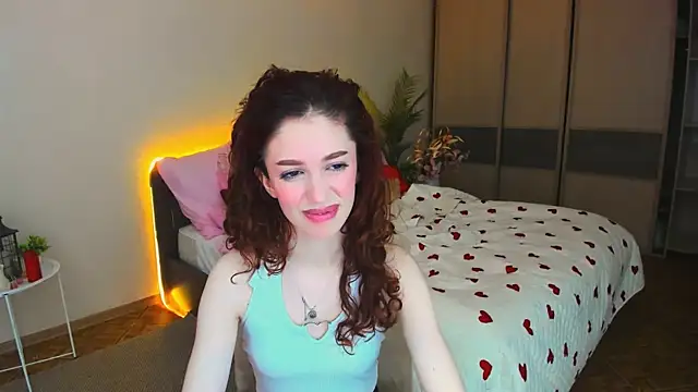 ChristinaConteeree Chat XXX live