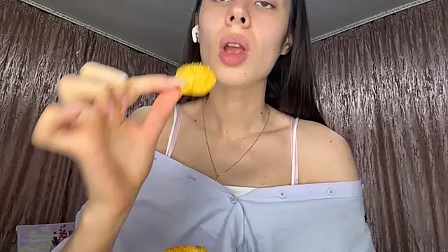 AylaLustのライブXXXチャット