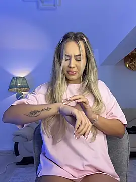 BarbieDoll13 Webcam show