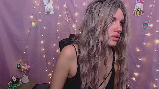 MilaLoona Chat XXX in diretta