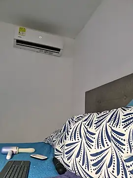 VelvetCurls live XXX chat