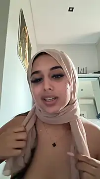 LilMisIndianx Chat XXX live