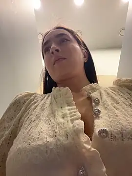 Holly_Play Live XXX-chat