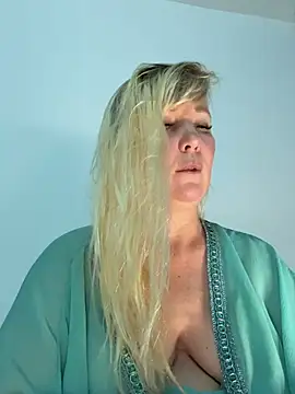 EmmaInLove23's Live XXX Chat