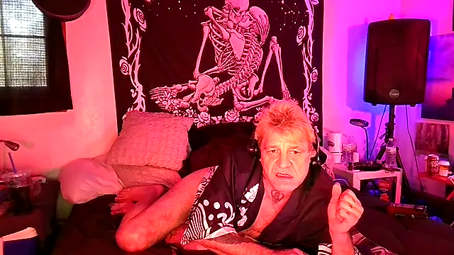 whitehole4bbc252 Webcam show