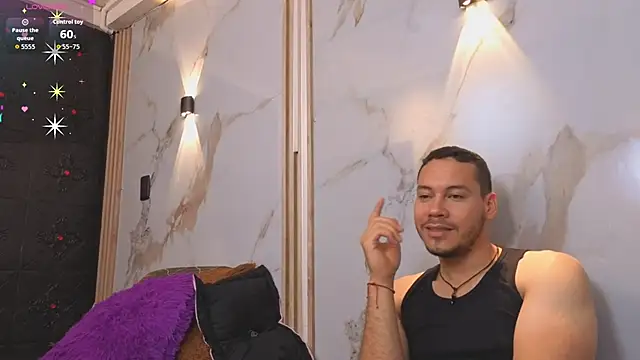 Aron_and_molly Show in webcam