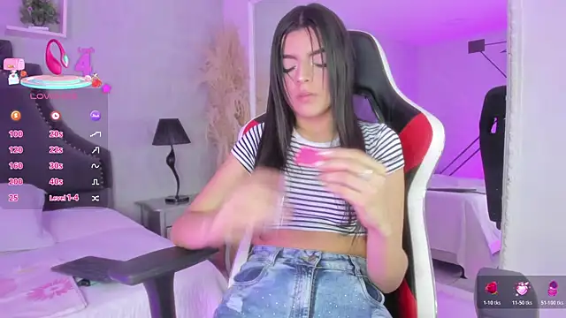 KarelyMitchel's Live XXX Chat