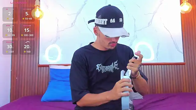 Hadrian_Torres 在線直播表演